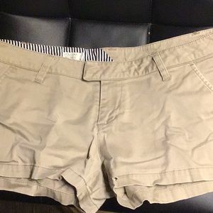 Volcom low waist khaki short